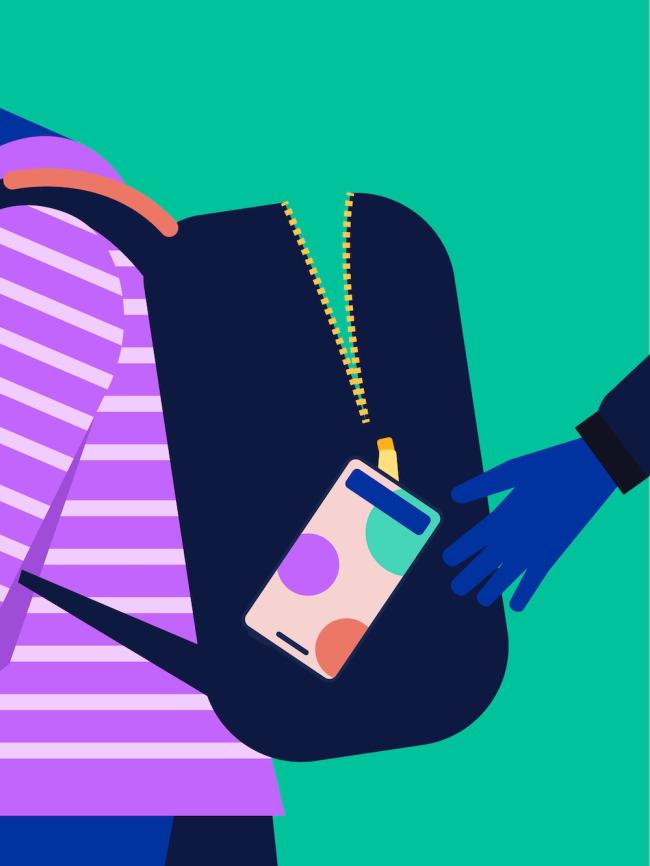 H&aring;nd som strekker seg inn i en ryggsekk for &aring; stjele en mobiltelefon